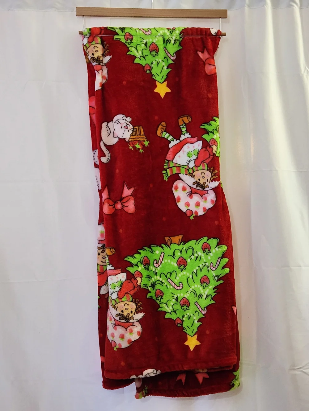 Strawberry Shortcake Christmas Tree Holiday Plush Throw Blanket